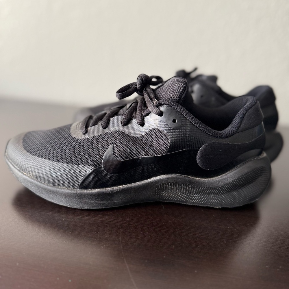 Nike Black Youth Sneakers